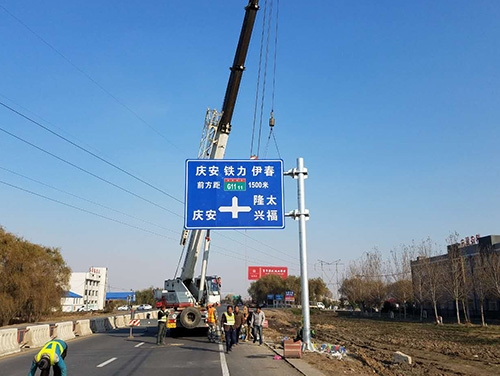 芜湖芜湖道路护栏网网片该如何进行正确的选购呢？